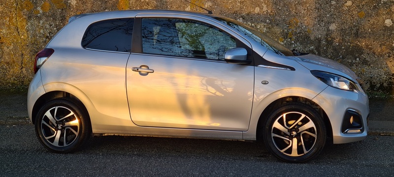 PEUGEOT 108