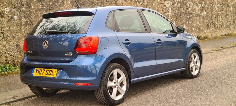 VOLKSWAGEN POLO