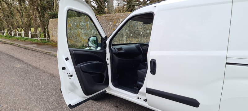 VAUXHALL COMBO