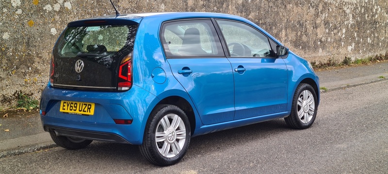 VOLKSWAGEN UP