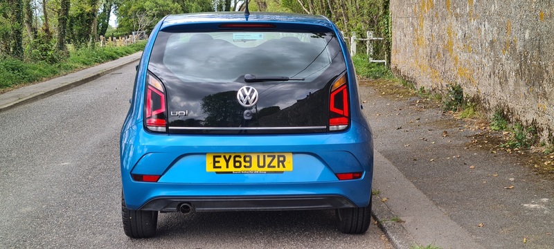 VOLKSWAGEN UP