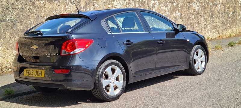 CHEVROLET CRUZE