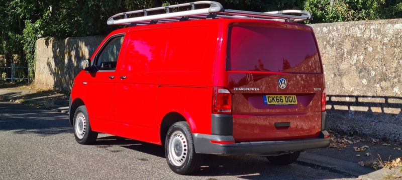 VOLKSWAGEN TRANSPORTER