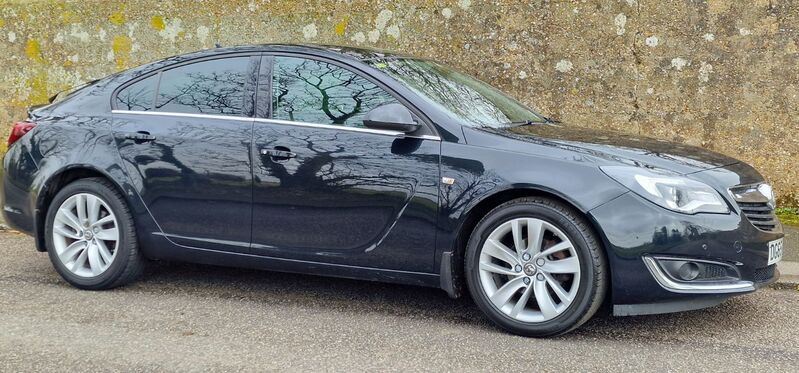 VAUXHALL INSIGNIA